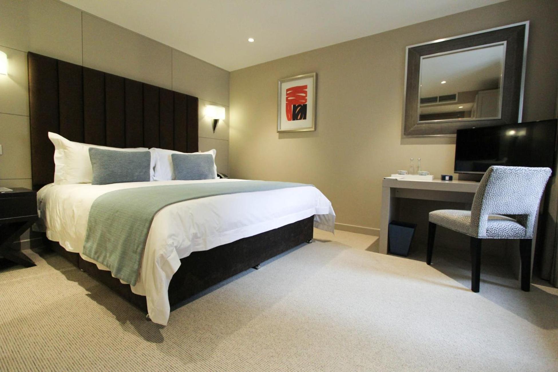Cae Court Hotel Bridgend  Eksteriør billede
