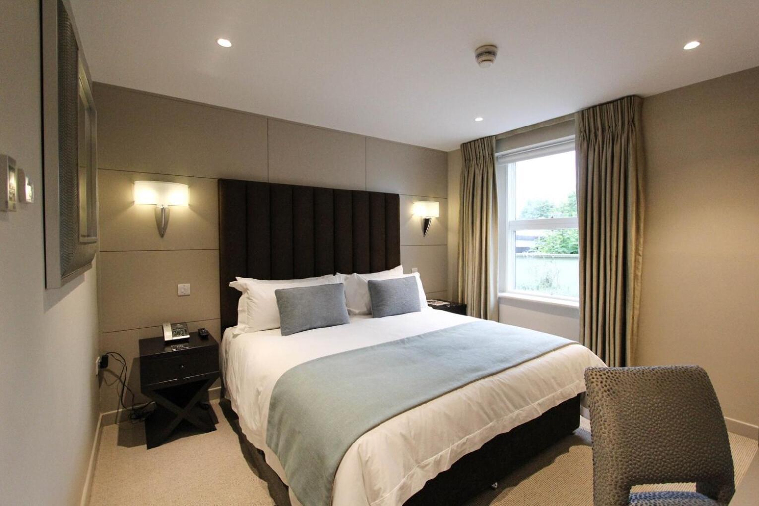 Cae Court Hotel Bridgend  Eksteriør billede
