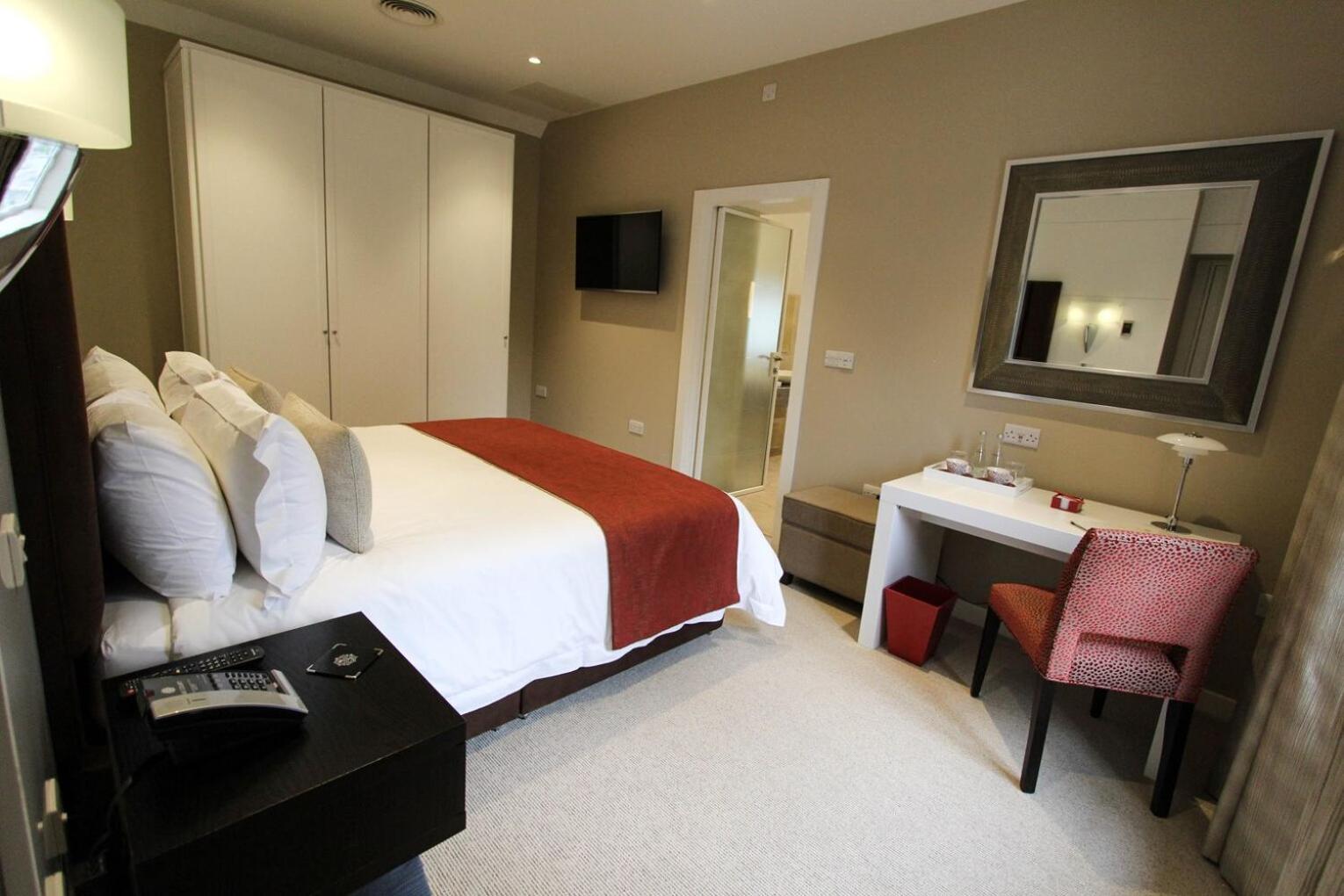 Cae Court Hotel Bridgend  Eksteriør billede