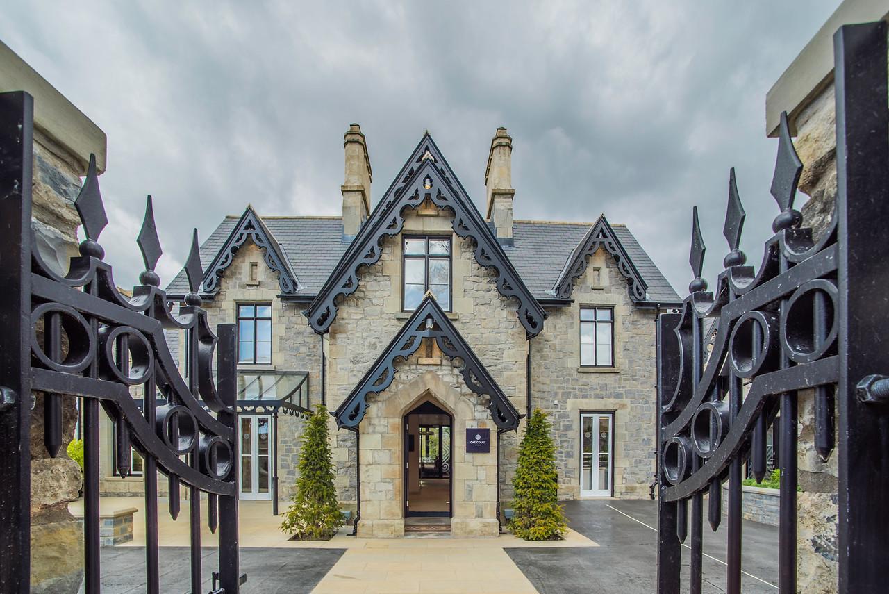 Cae Court Hotel Bridgend  Eksteriør billede